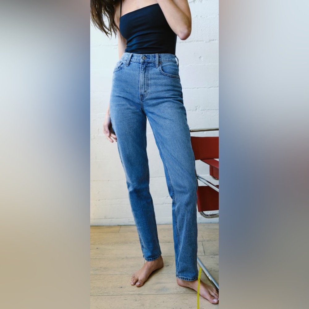 NOT AVAILABLE NWOT Abercrombie 90’s Straight Ultra High Rise